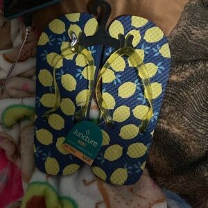 lemon blue yellow sandler for pool summer rainbow is the same